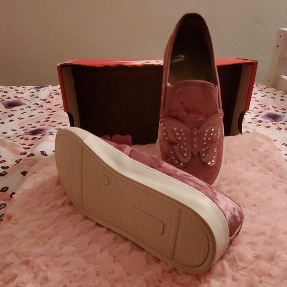 Shoes - Picture 3 of 3